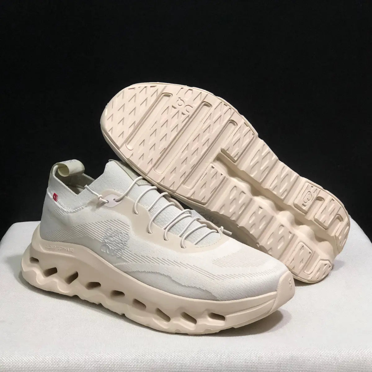 On Cloud × Loewe — Cloudtilt Crème 2.0